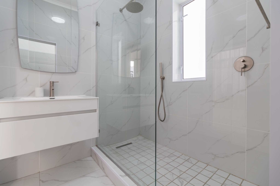 To Let 1 Bedroom Property for Rent in Clifton Western Cape